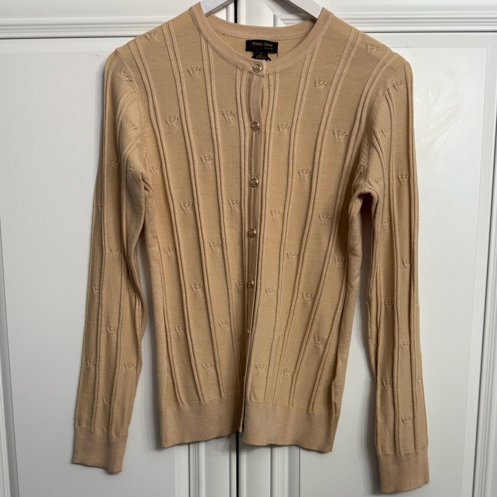 Tenney Rose Sz Large Tan Lightweight Cardigan Sweater Crew Neck Bling Buttons